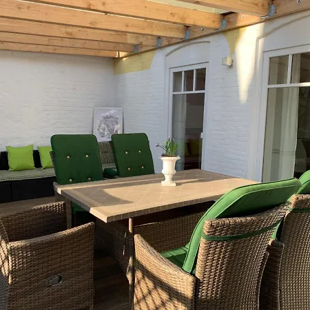 Noor Mitten In Der Eckernfoerder Altstadt *