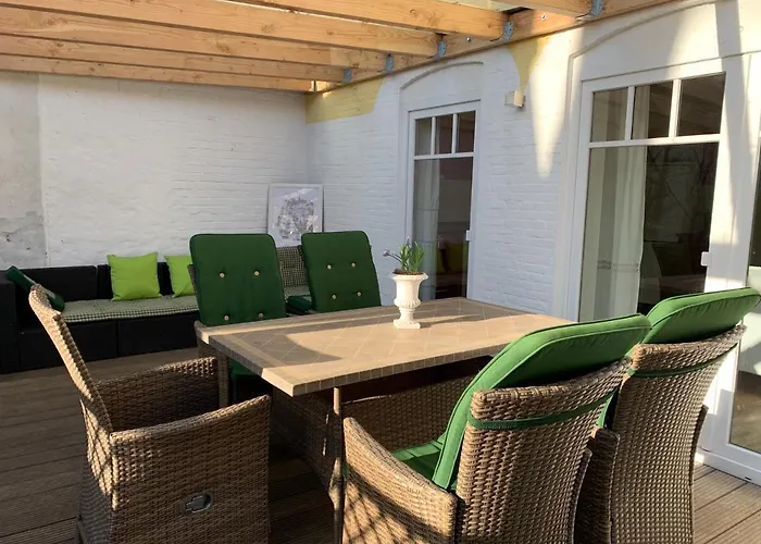 Noor Mitten In Der Eckernfoerder Altstadt *